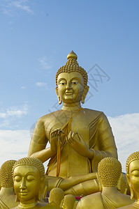 MakhaBucha,佛陀与1250门徒雕像,纳康纳约克,泰国图片