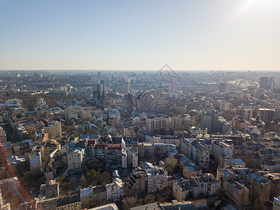 基辅,乌克兰首都阳光明媚的春天的城市景观空中视野基辅,乌克兰首都阳光明媚的春天的城市景观图片