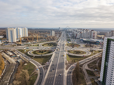 基辅,乌克兰20181月11日高速公路公路交叉口基辅乌克兰市的鸟瞰图高速公路交通公路的鸟瞰图基辅,乌克兰首都图片