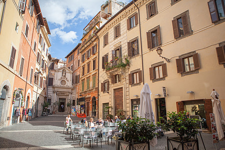 意大利罗马街道之的咖啡馆餐馆吃午饭晚餐的人意大利罗马罗马城晴天图片