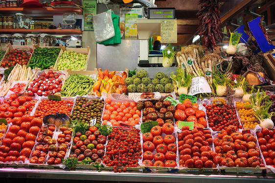 巴塞罗那的蔬菜市场新鲜蔬菜,如西红柿胡椒新鲜机食品传统市场新鲜蔬菜,如西红柿胡椒机食品传统市场图片