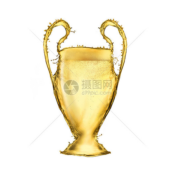 足球黄杯由白色背景上分离的啤酒制成足球杯由白色背景上分离的啤酒制成图片