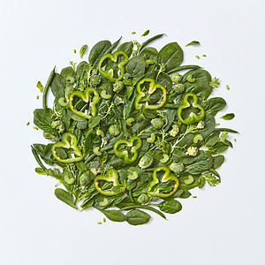 辣椒黄瓜菠菜芦笋灰色背景上的机绿色蔬菜的成,素食健康沙拉的配料平躺同的绿色蔬菜花椰菜,菠菜图片