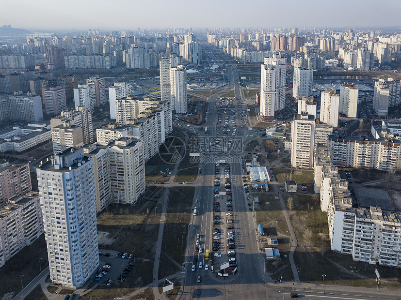 空中全景摄影无人机,鸟瞰波兹尼亚克区与现代建筑的基辅乌克兰鸟瞰无人机基辅的飞镖基辅地区,个春天的阳光明媚的日子与现图片