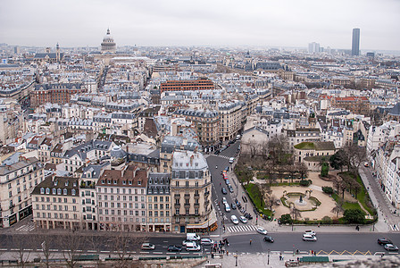 诺雷达姆塔之的顶部视图背景中可以看巴黎的万神殿巴黎的顶景图片