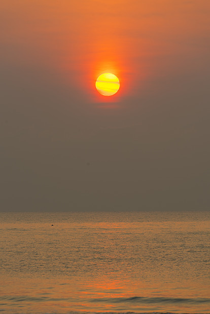 海上日落图片