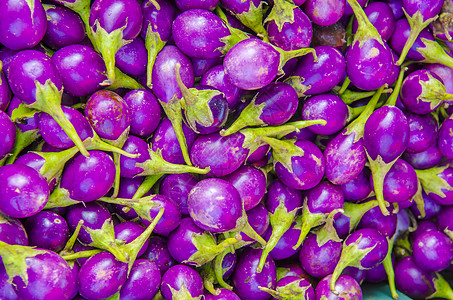 木制餐具机茄子个开放的市场白天背景