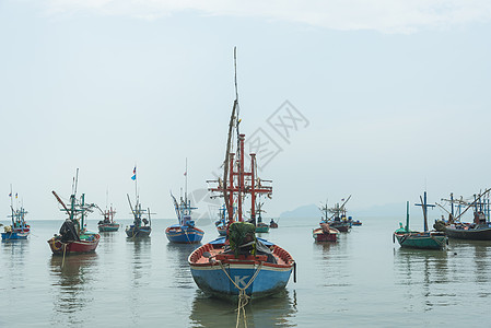 泰国当地渔船图片