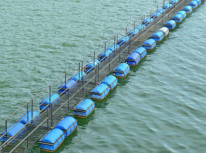 大坝水力发电厂水上漂浮浮标图片