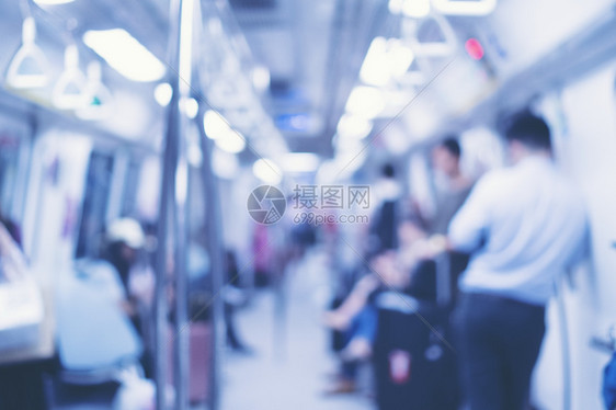 抽象模糊的人大众快速交通MRT地铁列车,新加坡图片