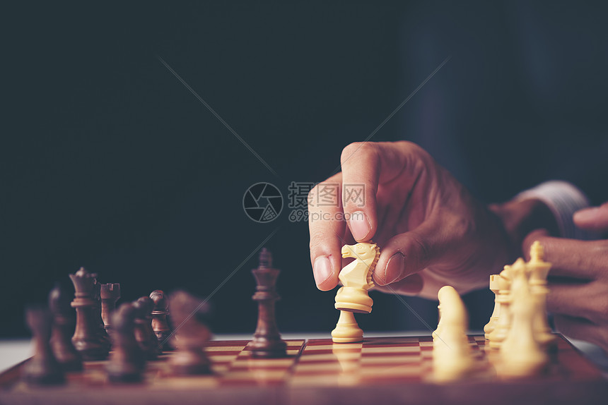 ‘~商人之手移动象棋人物比赛中成功发挥战略管理领导理念  ~’ 的图片