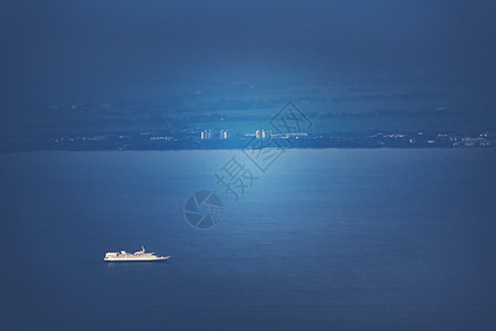 鸟瞰集装箱货船,进出口业务,国际海上船舶运输图片