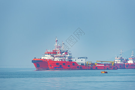国际集装箱货船海洋中的物流运输背景图片