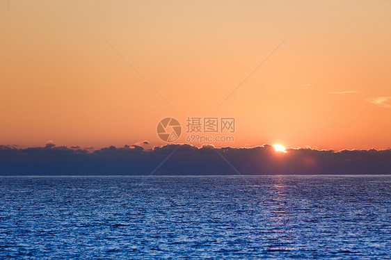 风景优美的日出日落海上,希腊海上的日出日落图片