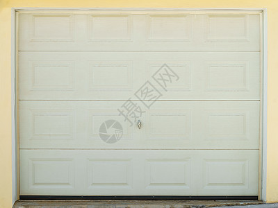 白色车库门的细节家用汽车外观白色车库门户外图片