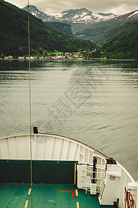 旅游度假旅游斯堪的纳维亚欧洲挪威的山脉景观峡湾渡船上看的诺尔达尔斯菲霍登挪威峡湾上的渡船图片