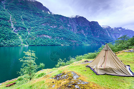 旅游度假旅游山脉景观峡湾帐篷瓦雷尔海岸,挪威斯堪的纳维亚欧洲美丽的自然挪威的山脉景观峡湾图片