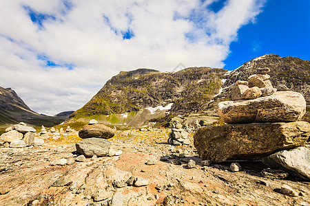 山岩石景观附近的巨魔路径挪威风景道吉兰格特洛斯蒂根沿特洛斯蒂根的山脉岩石景观,挪威图片