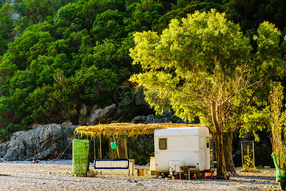 旅游度假旅游希腊阳光海滩上的商队拖车阳光海滩的拖车图片
