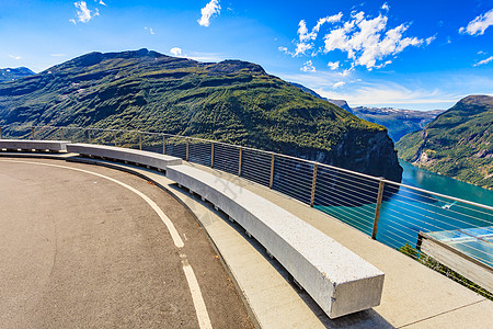 奥恩斯文根与瞭望座吉兰格峡湾景观挪威的旅游路线奥恩斯文根观景点挪威图片