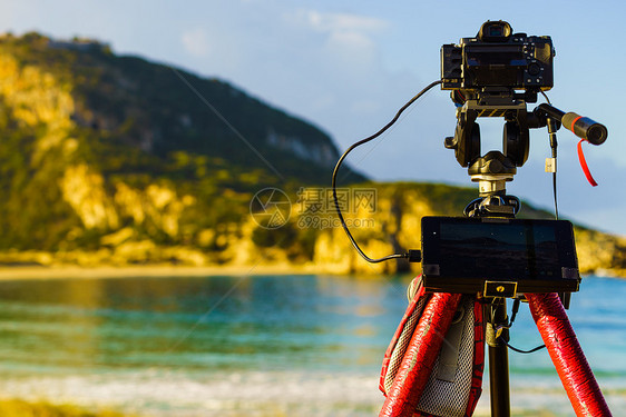 专业相机拍摄电影视频拍摄图片的海洋海岸线希腊佩罗蓬尼斯相机拍摄海岸的照片图片