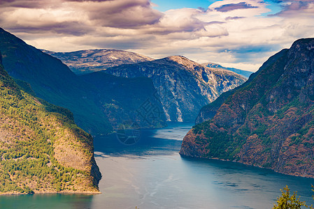 令人惊叹的峡湾山脉的戏剧景色斯堪的纳维亚挪威的极光峡湾景观旅游公路被称为雪路挪威峡湾景观极光峡湾图片