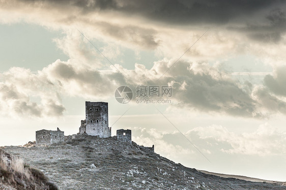 希腊马尼半岛传统风格的石塔屋山上逆天拉科尼亚佩罗奔尼斯,欧洲希腊马尼岛的石头老塔屋图片