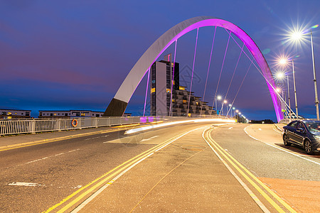 克莱德弧桥沿克莱德河日落黄昏格拉斯哥市苏格兰英国图片