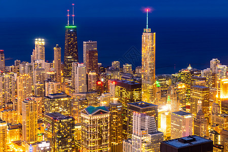 日落鸟瞰芝加哥天际线建筑密歇根湖芝加哥市中心芝加哥伊利诺伊州美国图片