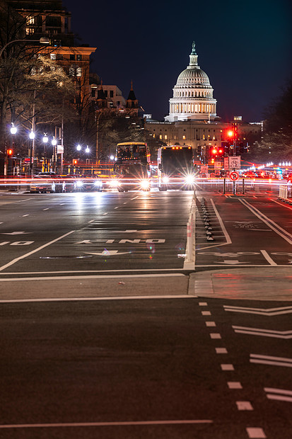 美国国会大厦日落沿街道华盛顿特区,美国图片