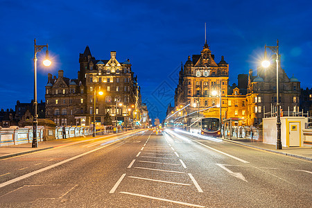 爱丁堡城市景观日落黄昏,爱丁堡,苏格兰英国图片