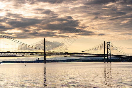 美丽的日落四路桥昆士弗里渡桥爱丁堡苏格兰英国图片