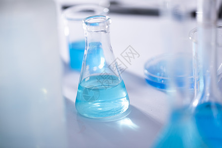 科学家与设备科学实验,实验室璃器皿含化学液体,用于装饰科学其他你的内容选择重点图片
