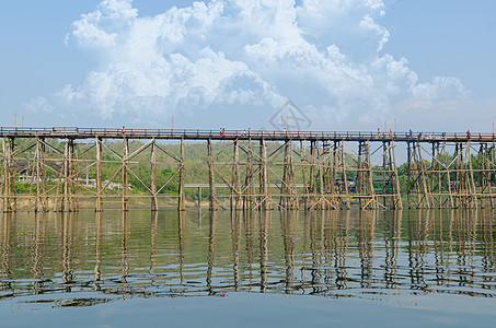 泰国最古老最长的木桥图片