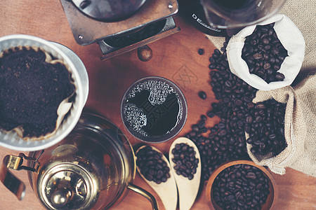 热咖啡杯咖啡过滤过程,滴咖啡图片