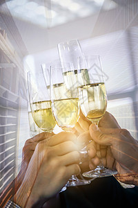 双曝光与香槟商业庆祝与天际线建筑背景图片