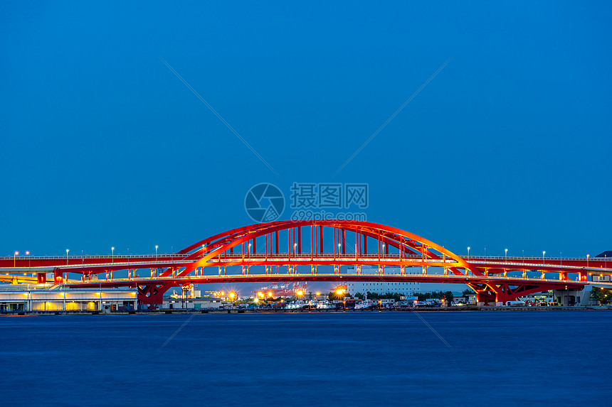 红色神户港口单轨桥日落黄昏神户海戈日本图片