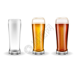 三杯透明的啤酒三个透明的真实眼镜,浅金色白色背景矢量插图图片