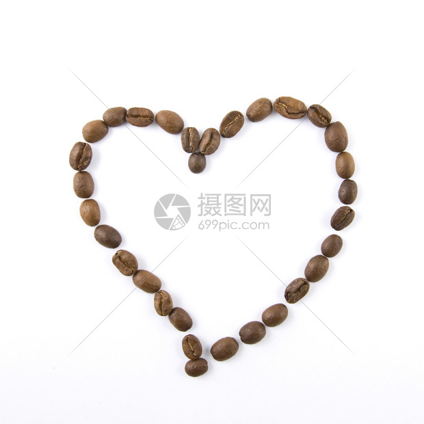 咖啡豆摆放成心形图片