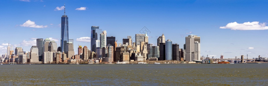 纽约市下曼哈顿的全景上面挂着自由岛的也被称为曼哈顿市中心或纽约州和俄最大的商业区图片