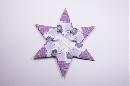 由欧元钞制成雪花折纸图片
