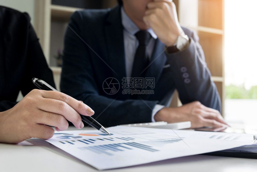 法官向律师事务所提供背景法律概念服务方面的法律咨询意见高清图片下载 正版图片 摄图网 法官向律师事务所提供背景法律概念服务方面的法律咨询意见高清图片下载 正版图片 摄图网