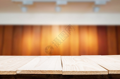 空木质表格和预订的咖啡馆光背景产品显示模板图片