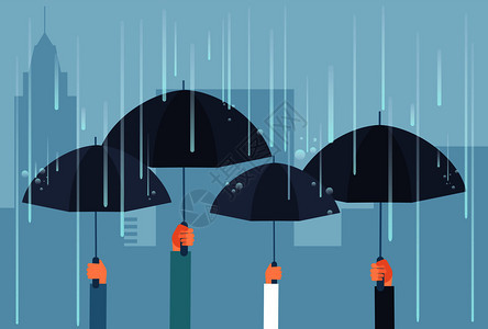 城市里雨天举着雨伞的人群图片