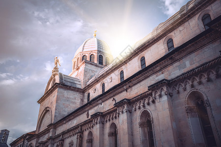 锡贝尼克圣约信徒大教堂是复兴时代重要的建筑图片