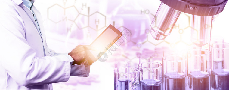 研发概念科学和医实验室仪器显微镜用于生物学的试验管和玻璃瓶以及用于医学研究的实验室化学双重接触图像图片