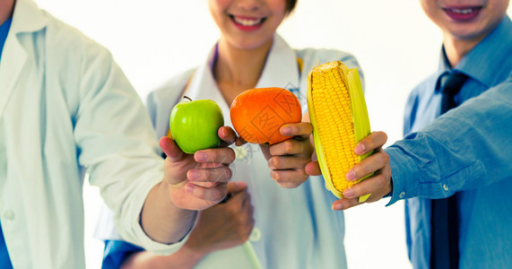 营养学家提供健康饮食和良好的营养概念图片