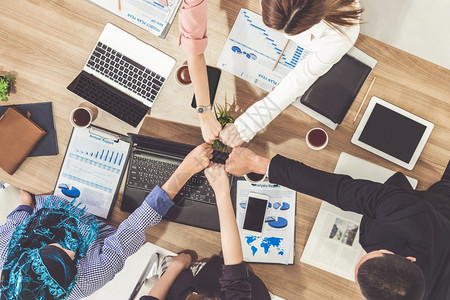 小组评比在办公室小组团队合作背景