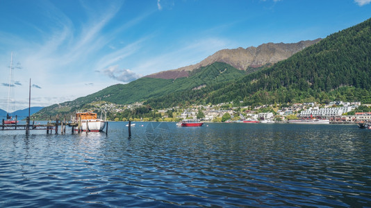 新西兰著名的奎斯敦湖旅游中心图片