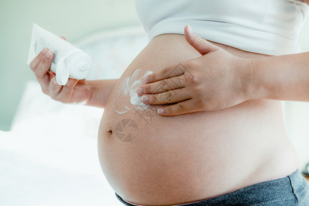 孕妇护理肚子图片